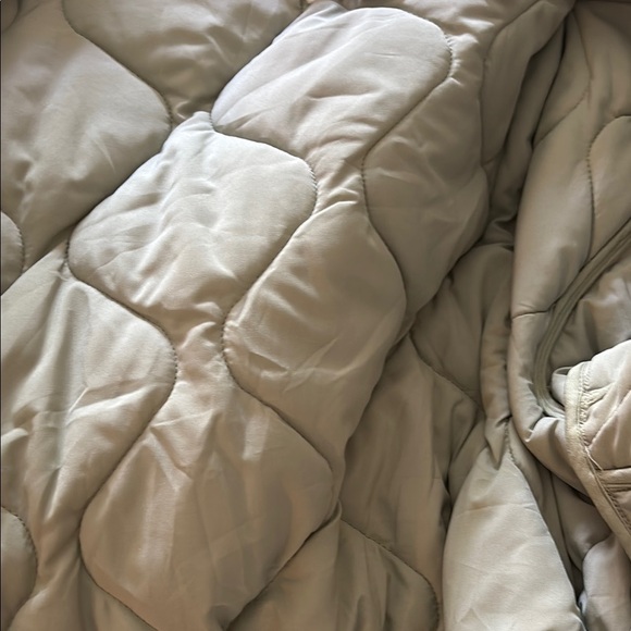 Sadie & Sage Light Green Quilted Bomber Jacket - Picture 6 of 7